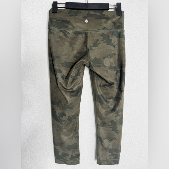 Lululemon wunder under crop green camo leggings size 4 - Picture 2 of 5